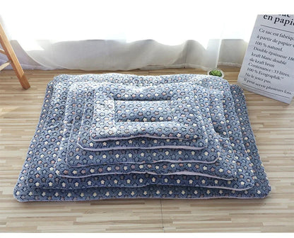 "Reversible Plush Pet Mat: Cozy Bed & Blanket for Cats and Small Dogs"