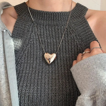 European and American Hip Hop Simple Metal Peach Heart Pendant