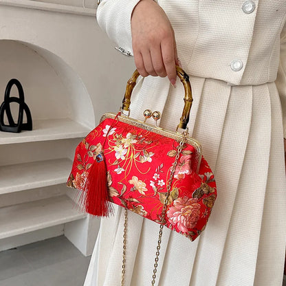 One shoulder crossbody bag with ancient style paired with cheongsam