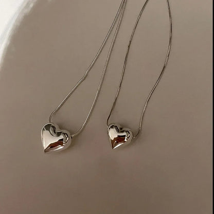 European and American Hip Hop Simple Metal Peach Heart Pendant